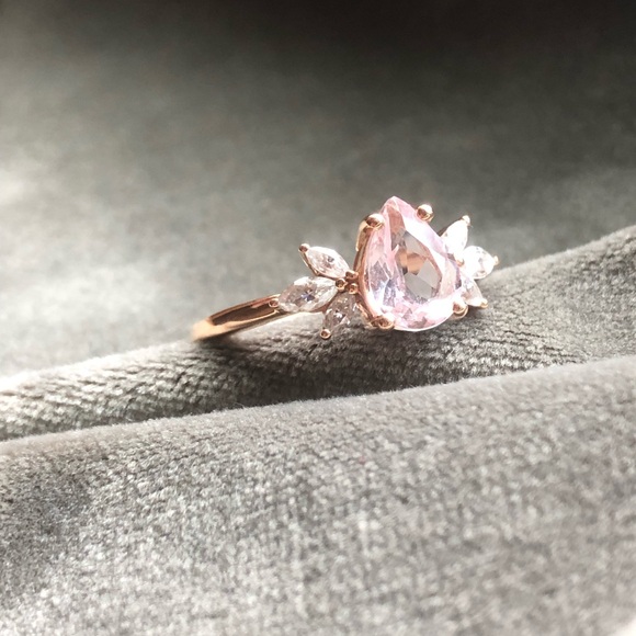 18k ring engagement ring - Picture 12 of 15